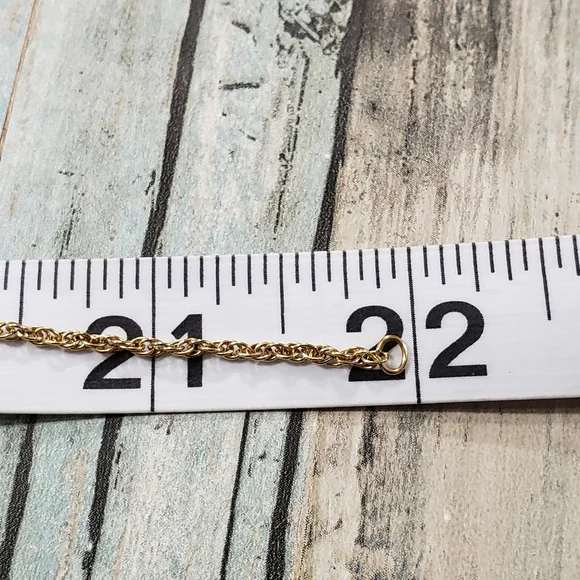 Marathon 12k GF Flower Locket - Picture 6 of 16